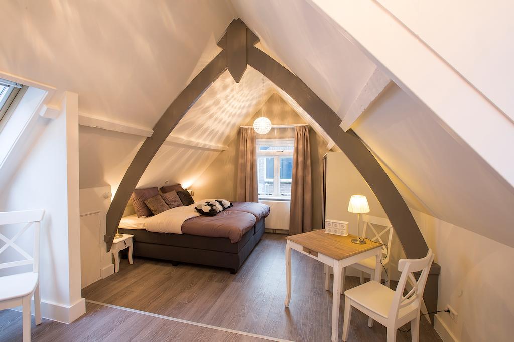 Bed & Breakfast De Vier Seizoenen 리쎄 객실 사진